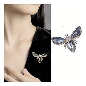 Bee Brooch Light Catching Sparkling Cubic Zirconia & Reflective Smokey Crystals